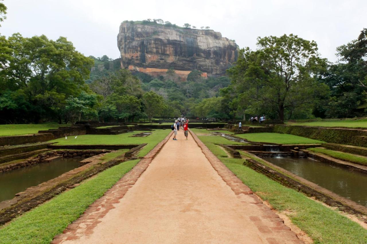 Sat Nam Village Hotel Sigiriya Exterior photo